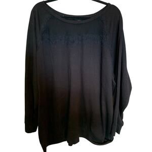 Torrid top lace and soft cozy fabric size 4 black